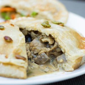 Beefe & Mushroom Pie - 8" Full [4-6 pcs]