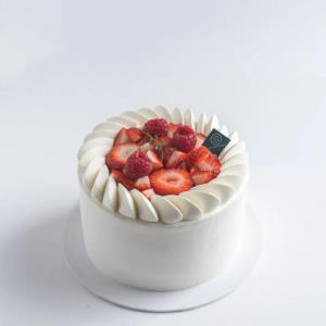 Strawberry Chantilly - 8 inch Whole Cake