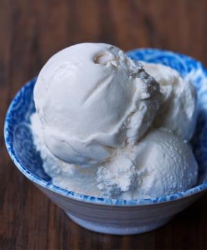 Coconut Ice Cream - 32oz