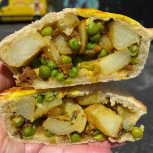 Beefe Samosa Pie - 8” [4-6 pcs]