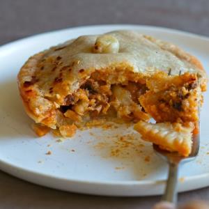 Baked Spicy Buffalo Cauliflower Pie - 8" Full [4-6 pcs]